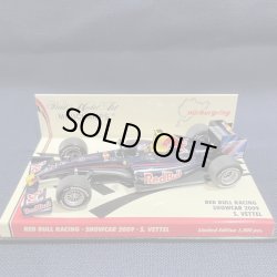 画像1: セカンドハンド品●PMA1/43 NURBURGRING別注 RED BULL RACING RENAULT SHOWCAR 2009 (S.ベッテル）