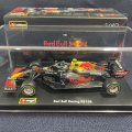 再入荷●新品正規入荷品●burago1/43 RED BULL HONDA RB16B 2021(S.ペレス）#11 ドライバーフィギュア付