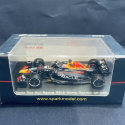 画像1: 新品正規入荷品●SPARK 1/64 RED BULL HONDA RB19 2nd BAHRAIN GP 2023 (S.ペレス）#11