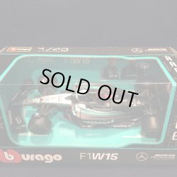 画像1: 新品正規入荷品●burago1/43 MERCEDES-AMG PETRONAS W15 (G.ラッセル）2024 #63