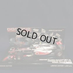 画像1: セカンドハンド品●PMA1/43 VODAFONE McLAREN MERCEDES MP4-26 WINNER CANADIAN GP 2011 (J.バトン）#4