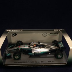 画像1: セカンドハンド品●SPARK1/43 MERCEDES-AMG W08 WINNER CHINESE GP 2017 （L.ハミルトン）#44