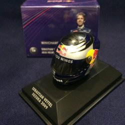 画像1: セカンドハンド品●PMA1/8 RED BULL S.ベッテル ミニチュアヘルメット SUZAKA 2009