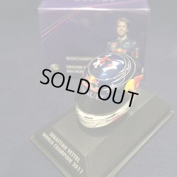 画像1: セカンドハンド品●PMA1/8 RED BULL S.ベッテル ミニチュアヘルメット WORLD CHAMPION 2011