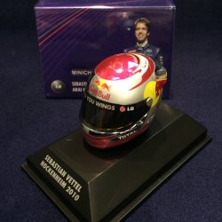 画像1: セカンドハンド品●PMA1/8 RED BULL S.ベッテル ミニチュアヘルメット HOCKENHEIM 2010