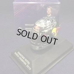 画像1: セカンドハンド品●PMA1/8 RED BULL S.ベッテル ミニチュアヘルメット WORLD CHAMPION 2010