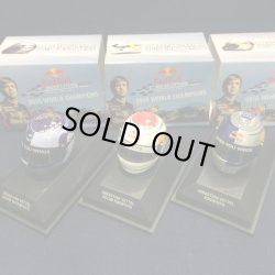 画像1: セカンドハンド品●懸賞品●PMA1/8 RED BULL S.ベッテル ミニチュアヘルメット 2010 3種 (モナコGP・日本GP・ステイオンタブ式模様）