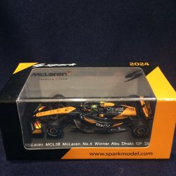 画像1: 新品正規入荷品●SPARK 1/64 McLAREN MCL38 WINNER ABU DHABI GP 2024 (L.ノリス）#4