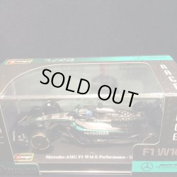 画像1: 新品正規入荷品●burago1/43 MERCEDES-AMG W16 (G.ラッセル）#63 ※アクリルケース＆ドライバーフィギュア付