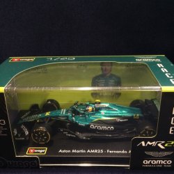 画像1: 新品正規入荷品●burago1/43 ASTON MARTIN AMR 25 (F.アロンソ）#14 ※アクリルケース＆ドライバーフィギュア付