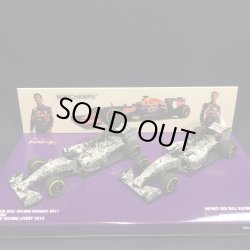 画像1: セカンドハンド品●PMA1/43 INFINITI RED BULL RENAULT RB11 PRE-SEASON TESTING LIVERY 2015 (D.リカルド＆D.クビアト）2台セット