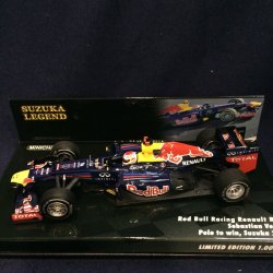 画像1: セカンドハンド品●鈴鹿レジェンド●PMA1/43 RED BULL RENAULT RB8 POLE to WIN SUZUKA 2012 (S.ベッテル）#1