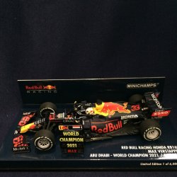 画像1: セカンドハンド品●PMA1/43 RED BULL HONDA RB16B ABU DHABI GP WORLD CHAMPION 2021 (M.フェルスタッペン）#33