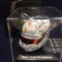 画像1: 新品正規入荷品●LOOKSMART 1/5 FERRARI MONACO GP 2025 (C.ルクレール）ミニヘルメット