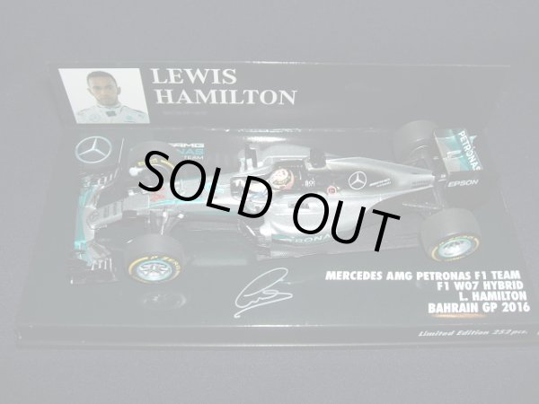 画像1: 新品正規入荷品●PMA1/43 MERCEDES AMG PETRONAS W07 BAHRAIN GP 2016 (L.ハミルトン）