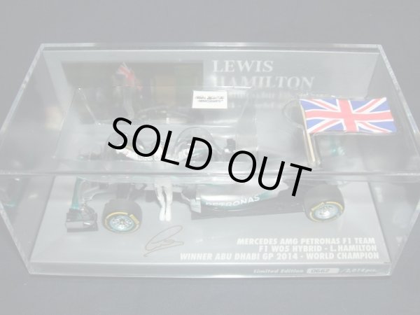 画像1: セカンドハンド品●PMA1/43 MERCEDES AMG PETRONAS W05 WIINNER ABU DHABI GP 2014 WORLD CHAMPION (L.ハミルトン）　※スタンディングフラッグタイプ※