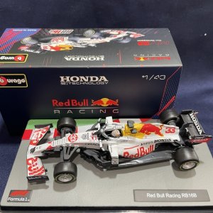 画像: 新品正規入荷品●burago1/43 RED BULL HONDA RB16B TURKISH 2021(M.フェルスタッペン）#33