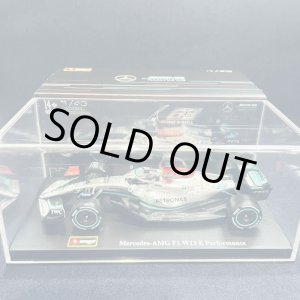 画像: 新品正規入荷品●burago1/43 MERCEDES AMG W13 2022(G.ラッセル）#63 ※ドライバーフィギュア＆アクリルケース付