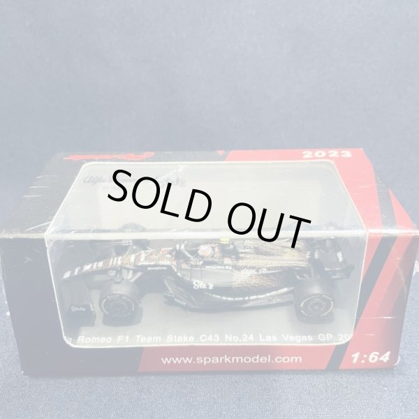 画像1: 新品正規入荷品●SPARK 1/64 ALFA ROMEO STAKE C43 LAS VEGAS GP 2023  周冠宇（ジョウ・グアンユー）#24 