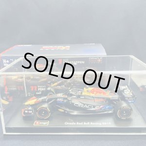 画像: 新品正規入荷品●burago1/43 RED BULL RB19 US GP 2023(M.フェルスタッペン）#1※アクリルケース＆ドライバーフィギュア付