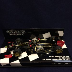 画像: セカンドハンド品●PMA 1/43 LOTUS RENAULT R31 3rd PLACE MALAYSIAN GP 2011 (N.ハイドフェル））#9