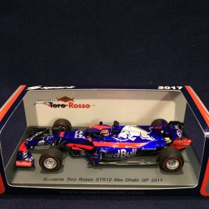 画像: セカンドハンド品●SPARK 1/43 SCUDERIA TORO ROSSO STR12 ABU DHABI GP 2017 (B.ハートレー）#28