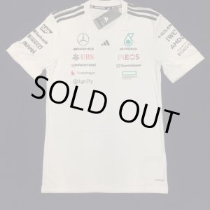 画像: メルセデス AMG ペトロナス F1 チーム ドライバー Tシャツ ホワイト 2025 /アディダス （サイズ　XL）