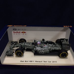 画像: セカンドハンド品●SPARK 1/43 RED BULL RENAULT RB11 TEST CAR 2015 (D.リカルド）#3