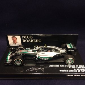 画像: セカンドハンド品●PMA1/43 MERCEDES AMG PETRONAS W07 WINNER CHINESE GP 2016 (N.ロズベルグ）#6