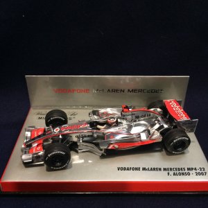 画像: セカンドハンド品●チーム別注品●PMA1/43 VODAFONE McLAREN MERCEDES MP4-22 (F.アロンソ）2007 #1