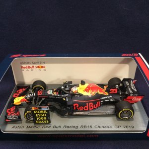 画像: セカンドハンド品●SPARK1/43 ASTON MARTIN RED BULL RB15 CHINESE GP 2019 (M.フェルスタッペン）#33 