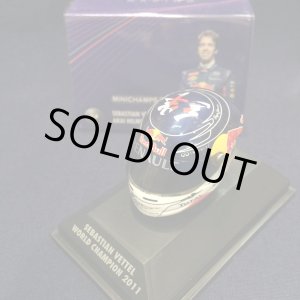 画像: セカンドハンド品●PMA1/8 RED BULL S.ベッテル ミニチュアヘルメット WORLD CHAMPION 2011