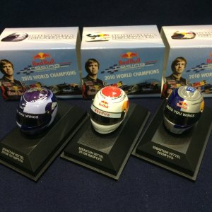 画像: セカンドハンド品●懸賞品●PMA1/8 RED BULL S.ベッテル ミニチュアヘルメット 2010 3種 (モナコGP・日本GP・ステイオンタブ式模様)