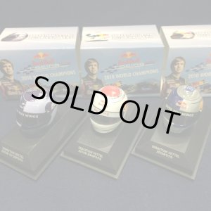 画像: セカンドハンド品●懸賞品●PMA1/8 RED BULL S.ベッテル ミニチュアヘルメット 2010 3種 (モナコGP・日本GP・ステイオンタブ式模様)