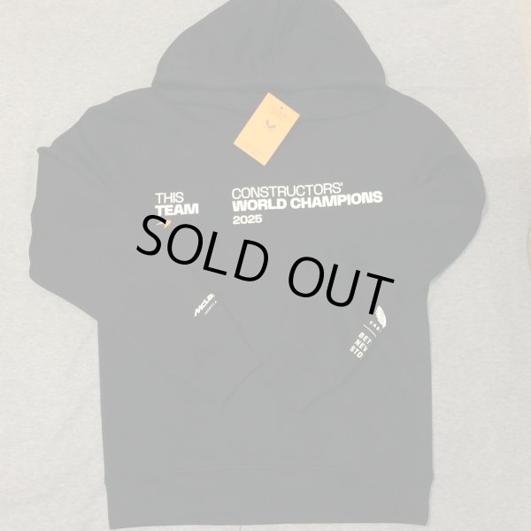 画像1: マクラーレン F1 チーム 2025年 コンストラクターズ チャンピオン 記念 フーディー(Mサイズ）