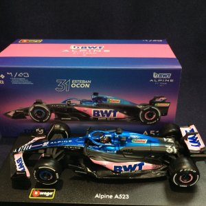 画像: セカンドハンド品●burago1/43 ALPINE A523 (E.オコン)2023 #31 ※アクリルケース&ドライバーフィギュア付