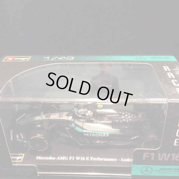 画像1: 新品正規入荷品●burago1/43 MERCEDES-AMG W16 (K.アントネッリ）#12 ※アクリルケース＆ドライバーフィギュア付