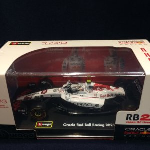 画像: 新品正規入荷品●burago1/43 RED BULL RB21 JAPANESE GP (角田裕毅）#22 ※アクリルケース＆ドライバーフィギュア付