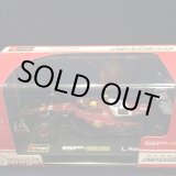 画像: 新品正規入荷品●burago1/43 FERRARI SF-25 （L.ハミルトン）#44 ※アクリルケース＆ドライバーフィギュア付