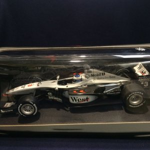 画像: セカンドハンド品●McLARENチーム別注●純正たばこ仕様●PMA1/18 McLAREN MERCEDES MP4-16 (M.ハッキネン)#3