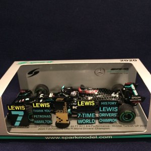 画像: セカンドハンド品●SPARK 1/43 MERCEDES-AMG W11 WINNER TURKISH GP 2020 WORLD CHAMPION (L.ハミルトン)#44