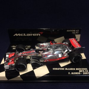 画像: セカンドハンド品●PMA1/43 VODAFONE McLAREN MERCEDES MP4-22 (F.アロンソ）#1