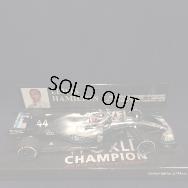 画像1: セカンドハンド品●PMA1/43 MERCEDES-AMG PETRONAS W10 USA GP WORLD CHAMPION 2019 (L.ハミルトン）#44