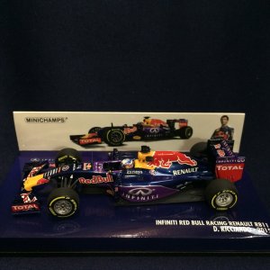 画像: セカンドハンド品●PMA1/43 RED BULL RENAULT RB11 (D.リカルド)2015 #3