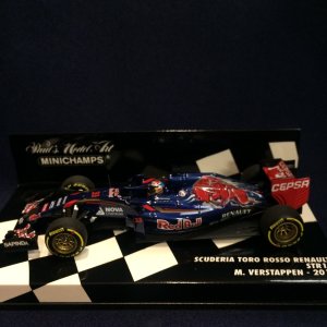 画像: セカンドハンド品●PMA1/43 TORO ROSSO RENAULT STR10 (M.フェルスタッペン)2015 #33