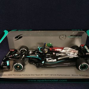 画像: セカンドハンド品●SPARK1/43 MERCEDES-AMG W12 WINNER BRAZILIAN GP 2021 (L.ハミルトン)#44
