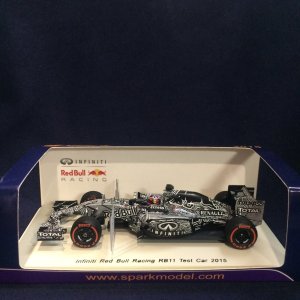 画像: セカンドハンド品●SPARK 1/43 INFINITI RED BULL RB11 TEST CAR 2015 (D.クビアト)#26