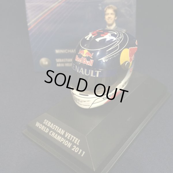 画像1: セカンドハンド品●PMA 1/8 RED BULL 2011 WORLD CHAMPION (S.ベッテル）ミニヘルメット　※絆※