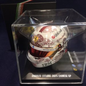 画像: 新品正規入荷品●LOOKSMART 1/5 FERRARI CHINESE GP 2025 (C.ルクレール)ミニヘルメット