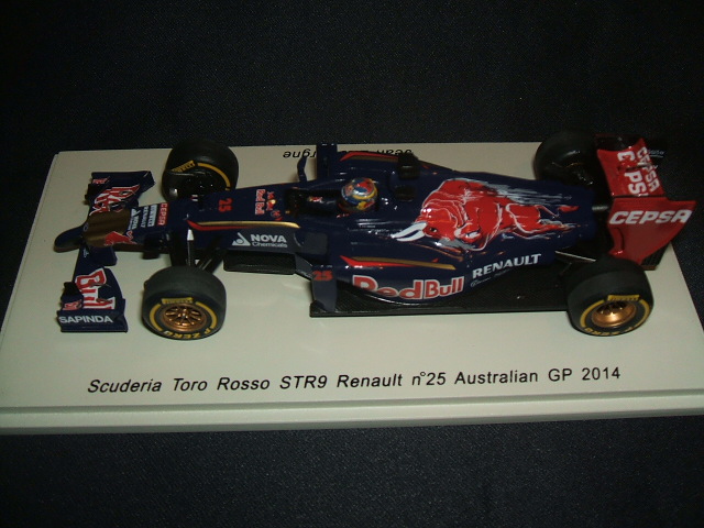 画像1: 新品正規入荷品●SPARK1/43 SCUDRIA TORO ROSSO STR9 AUSTRALIAN GP 2014 (J.E.ベルニュ） #25